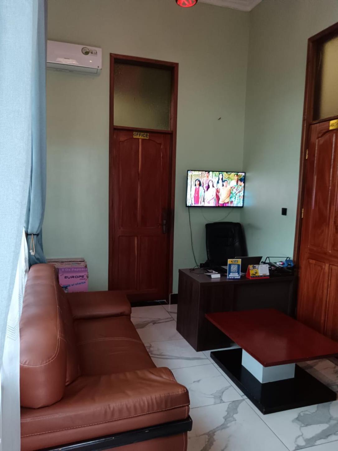 Hba Lodge Kahama Екстер'єр фото