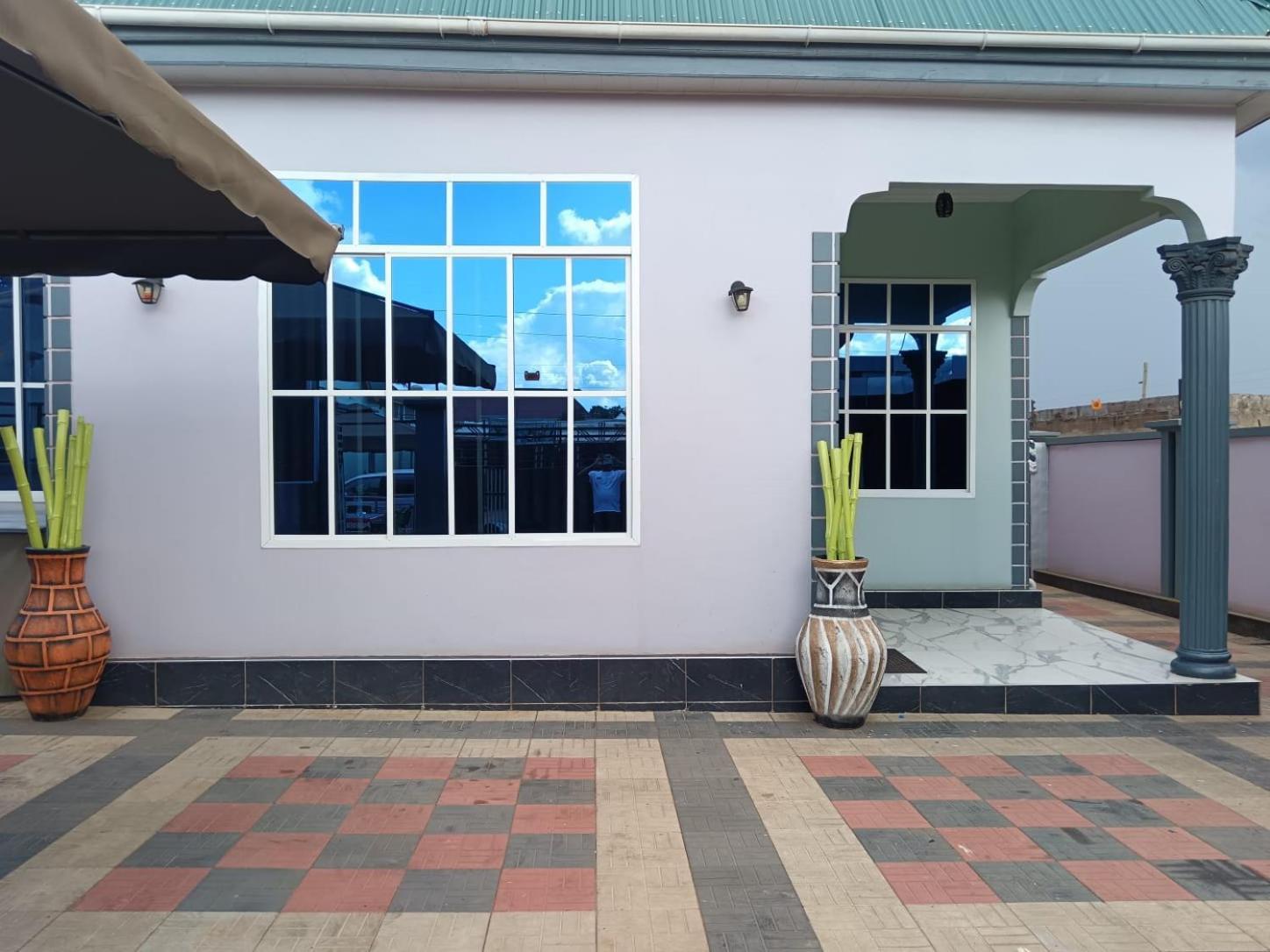 Hba Lodge Kahama Екстер'єр фото
